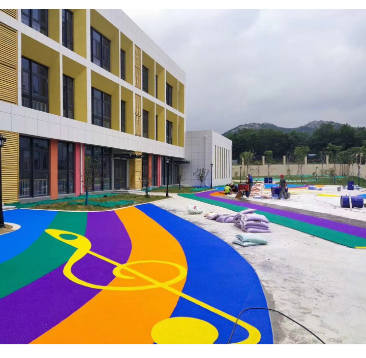 塑膠場(chǎng)地施工實(shí)景圖2